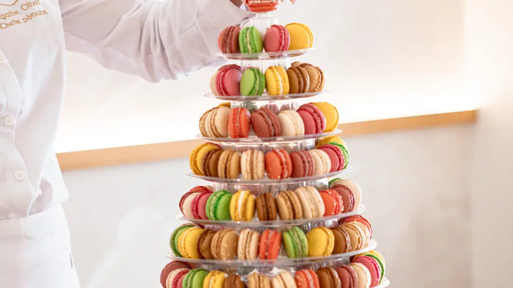Pièce montée de macarons sur mesure de la pâtisserie Agathe Olivet