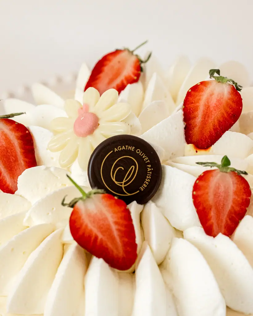 Fraisier, crème diplomate vanille et fraises fraîches