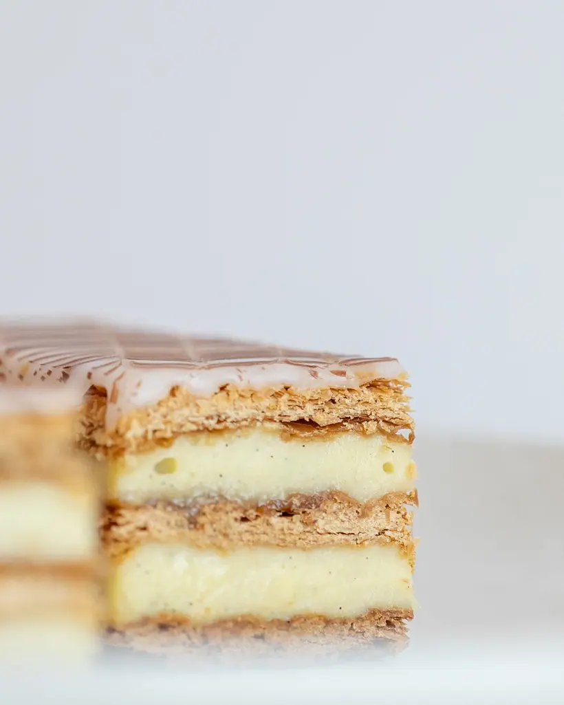 Mille-feuilles, feuilletage maison et crème vanille